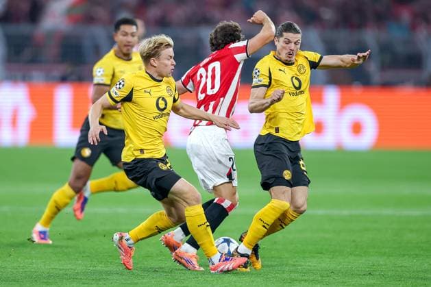 01 10 2025, Football, UEFA Champions League, Borussia Dortmund Athletic Club Bilbao, BVB Stadion, Matchday 2, Season 2025 2026 Daniel Svensson BVB 24 and Marcel Sabitzer BVB 20 in a duel against Unai Gomez Bilbao 20 Regulations prohibit any use of photographs as image sequences and or quasi video North Rhine-Westphalia Germany