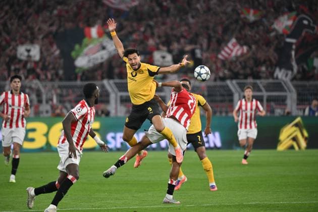 Ramy Bensebaini Borussia Dortmund , mi , vs Maroan Sannadi Athletic Bilbao 01 10 2025, Football Champions League 2025 2026, Matchday 2, Borussia Dortmund Athletic Bilbao UEFA regulations prohibit any use of photographs as image sequences and or quasi video Dortmund Signal Iduna Park Nordrhein Westfalen Germany Team2
