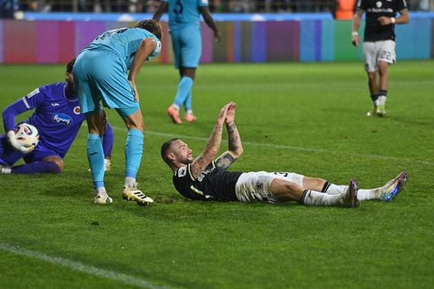 Patrick HOBSCH TSV 1860 Muenchen down, disappointment,frustration,disappointed,frustrated,dejected, Football 3 Liga,Matchday 9, Season 2025 26 TSV 1860 Muenchen Viktoria Koeln 2 2 am 01 10 2025 GRUENWALDER STADION