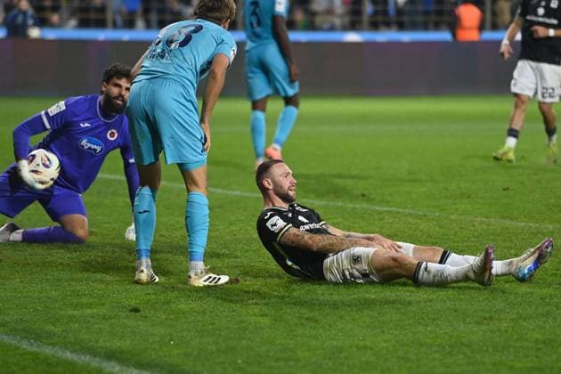 Patrick HOBSCH TSV 1860 Muenchen down, disappointment,frustration,disappointed,frustrated,dejected, Football 3 Liga,Matchday 9, Season 2025 26 TSV 1860 Muenchen Viktoria Koeln 2 2 am 01 10 2025 GRUENWALDER STADION