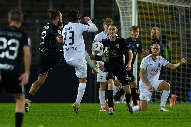 duel between Kristian Boehnlein 1 FC Schweinfurt 05, 13 and Max Brandt SSV Ulm 1846, 23 GER, SSV Ulm 1846 vs 1 FC Schweinfurt , Football, Men, 3 League, Matchday 9, Season 2025 2026, 30 09 2025 GER, SSV Ulm 1846 vs 1 FC Schweinfurt , Football, Men, 3 League, Matchday 9, Season 2025 2026, 30 09 2025 Ulm Copyright: xEibner-Pressefoto GeraldxOelze-dexStoppanyx EP_ODS