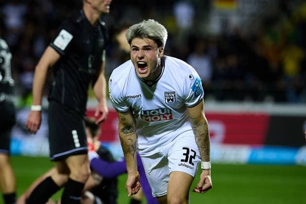 Joy, scream cheer Niklas Koelle SSV Ulm 1846, 32 over his goal for 4 1 GER, SSV Ulm 1846 vs 1 FC Schweinfurt , Football, Men, 3 League, Matchday 9, Season 2025 2026, 30 09 2025 GER, SSV Ulm 1846 vs 1 FC Schweinfurt , Football, Men, 3 League, Matchday 9, Season 2025 2026, 30 09 2025 Ulm Copyright: xEibner-Pressefoto GeraldxOelze-dexStoppanyx EP_ODS