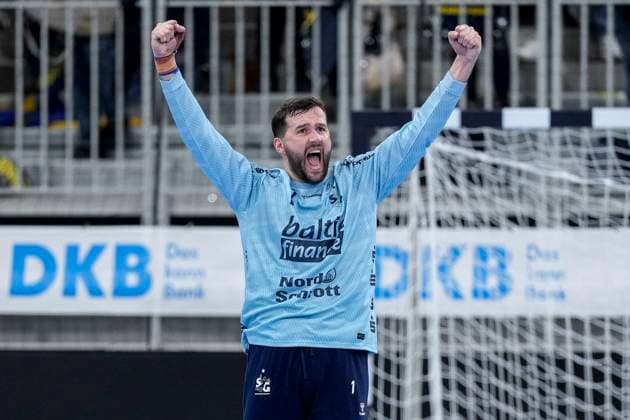 Benjamin Buric goalkeeper, Flensburg, 1 , player of SG Flensburg Handewitt, cheer, cheers, celebration, joy, happy, rejoice, confident, optimistic, positive, game scene, single picture, single photo, action, action, 01 10 2025, Heidelberg Germany , Handball, DHB Pokal, 2nd round, Rhein Neckar Löwen SG Flensburg Handewitt xozx