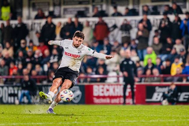 Berkan Taz SC Verl, 10 fuerht einen Freistoss aus GER, SC Verl vs FC Ingolstadt 04, Football, 3 Liga, Matchday 9, Season 2025 2026, 01 10 2025 GER, SC Verl vs FC Ingolstadt 04, Football, 3 Liga, Matchday 9, Season 2025 2026, 01 10 2025 Verl Copyright: xEibner-Pressefoto JanxRollingerx EP_JSK