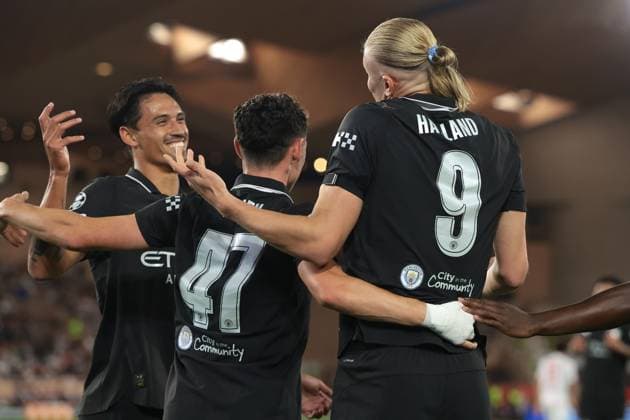 Monaco, Monaco, 1st October 2025. Erling Haaland of Manchester City celebrates with team mates after scoring to give the side a 1-0 lead during the AS Monaco vs Manchester City UEFA Champions League match at Stade Louis II, Monaco. Picture credit should read: Jonathan Moscrop Sportimage EDITORIAL USE ONLY. No use with unauthorised audio, video, data, fixture lists, club league logos or live services. Online in-match use limited to 120 images, no video emulation. No use in betting, games or single club league player publications. SPI_003_JM_MONACO_MANCITY_UCL_ SPI-4166-0003