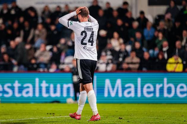 Michel Julius Stoecker SC Verl, 24 aergert sich regt sich GER, SC Verl vs FC Ingolstadt 04, Football, 3 Liga, Matchday 9, Season 2025 2026, 01 10 2025 GER, SC Verl vs FC Ingolstadt 04, Football, 3 Liga, Matchday 9, Season 2025 2026, 01 10 2025 Verl Copyright: xEibner-Pressefoto JanxRollingerx EP_JSK