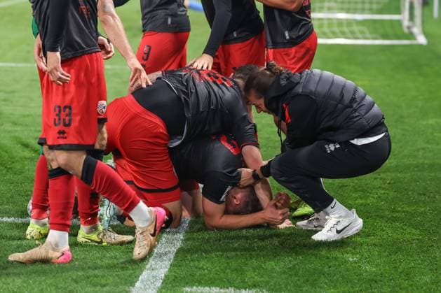 3 Liga SC Verl FC Ingolstadt 04 Equalizer 2 2 Goal Cheer Goal Simon Lorenz 32, FCI Jonas Scholz 15, FCI Marcel Costly 22, FCI Fredrik Carlsen 8, FCI Head Coach Sabrina Wittmann FCI Max Besuschkow 17, FCI 3 Liga FC Ingolstadt 04 Season 2025 2026 SC Verl