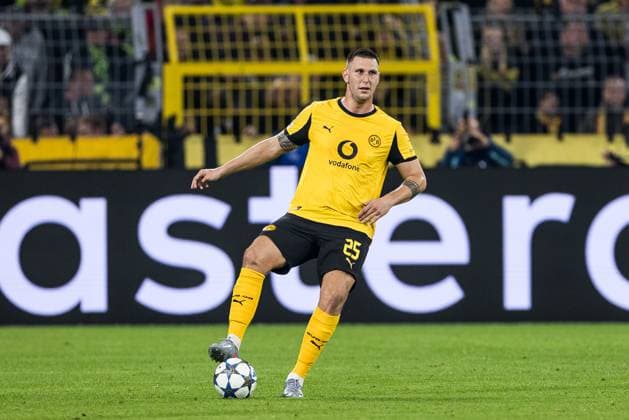 UEFA Champions League, Borussia Dortmund Athletic Club Bilbao 01 10 2025 Niklas Süle Borussia Dortmund, 25 on the ball UEFA Champions League, Borussia Dortmund Athletic Club Bilbao, Dortmund, SIGNAL IDUNA PARK on 01 10 2025 Copyright: xBEAUTIFULxSPORTS Wunderlx