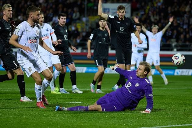 Lucas Roeser SSV Ulm 1846, 09 scores to 5 1 final score, Goal, Goal shot GER, SSV Ulm 1846 vs 1 FC Schweinfurt , Soccer, Men, 3 League, Matchday 9, Season 2025 2026, 30 09 2025 GER, SSV Ulm 1846 vs 1 FC Schweinfurt , Soccer, Men, 3 League, Matchday 9, Season 2025 2026, 30 09 2025 Ulm Copyright: xEibner-Pressefoto GeraldxOelze-dexStoppanyx EP_ODS
