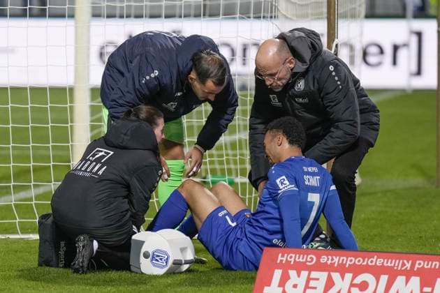 01 10 2025, Hänsch Arena, Meppen, GER, Regionalliga Nord, Matchday 12 SV Meppen vs HSC Hannover, Oliver Schmitt SV Meppen 7 injured while scoring 6 0 DFL REGULATIONS PROHIBIT ANY USE OF PHOTOGRAPHS AS IMAGE SEQUENCES AND OR QUASI VIDEO Meppen Lower Saxony Germany Hänsch Arena