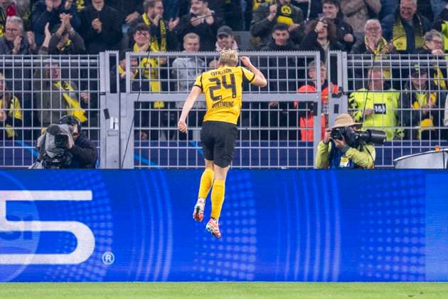 01 10 2025, Borussia Dortmund Athletik Bilbao, UEFA Champions League, Matchday 2 Daniel Svensson Borussia Dortmund celebrates after his goal to make it 1-0 IMPORTANT NOTE In accordance with UEFA regulations, it is prohibited to use or have used photographs taken in the stadium and or of the match in the form of sequential images and or video-like photo series Copyright: xDavidxInderliedx