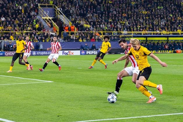 01 10 2025, UEFA Champions League, Matchday 2, Borussia Dortmund Athletic Club Bilbao, f l Dani Vivian Athletic Club Bilbao , Daniel Svensson Borussia Dortmund , Dortmund Signal Iduna Park NRW Germany xRHR PHOTO DEx Copyright: DennisxEwert RHR-FOTOx RHR-FOTO DE
