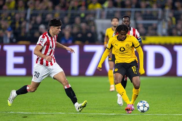 01 10 2025, UEFA Champions League, Matchday 2, Borussia Dortmund Athletic Club Bilbao, v l Alejandro Rego Athletic Club Bilbao , Carney Chukwuemeka Borussia Dortmund , Dortmund Signal Iduna Park NRW Germany xRHR PHOTO DEx Copyright: DennisxEwert RHR-FOTOx RHR-FOTO DE