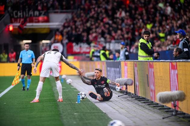LEVERKUSEN, GERMANY - 1 OCTOBER, 2025: Dennis Man, Alejandro Grimaldo - The UEFA Champions League football match between Bayer 04 Leverkusen vs PSV Eindhoven at BayArena.  Copyright: xVitaliixKliuievx