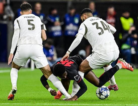 LEVERKUSEN - (l-r) Ivan Perisic of PSV Eindhoven, Axel Tape of Bayer 04 Leverkusen, Ismael Saibari of PSV Eindhoven during the UEFA Champions League match between Bayer Leverkusen and PSV Eindhoven at the BayArena stadium on October 1, 2025, in Leverkusen, Germany. ANP OLAF KRAAK xVIxANPxSportx xxANPxIVx 538065497 originalFilename: 538065497.jpg