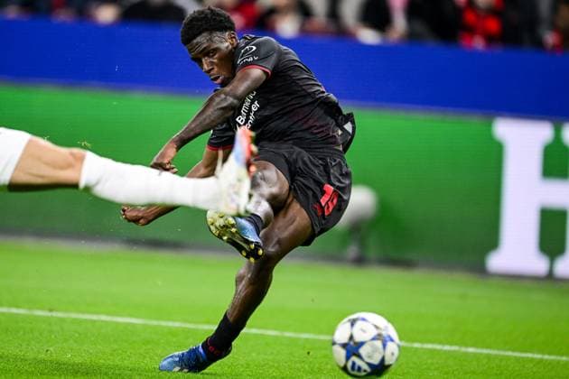 LEVERKUSEN - Ernest Poku of Bayer 04 Leverkusen during the UEFA Champions League match between Bayer Leverkusen and PSV Eindhoven at the BayArena stadium on October 1, 2025, in Leverkusen, Germany. ANP OLAF KRAAK xVIxANPxSportx xxANPxIVx 538066002 originalFilename: 538066002.jpg
