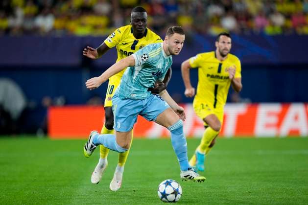 ESP: FC Barcelona, Barca v Paris Saint Germain. UEFA Champions League. Matchday 2. Teun Koopmeiners of Juventus FC and Pape Gueye of Villarreal CF during the UEFA Champions League match, between Villarreal CF and Juventus FC, Matchday 2, La Ceramica Stadium on October 1, 2025 in Villarreal, Spain. kpng Copyright: xSergioxRuizx xImagox PS_251001_VIL_JUV_2526_421