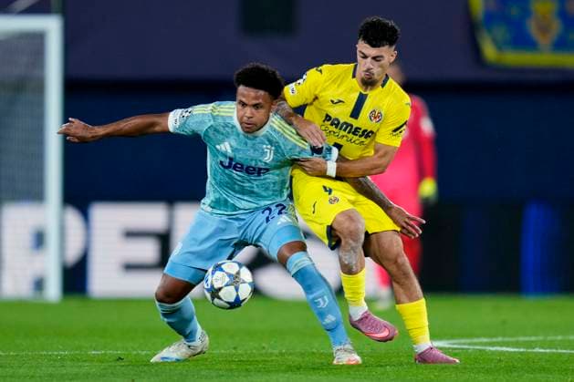 ESP: FC Barcelona, Barca v Paris Saint Germain. UEFA Champions League. Matchday 2. Weston McKennie of Juventus FC and Georges Mikautadze of Villarreal CF during the UEFA Champions League match, between Villarreal CF and Juventus FC, Matchday 2, La Ceramica Stadium on October 1, 2025 in Villarreal, Spain. kpng Copyright: xSergioxRuizx xImagox PS_251001_VIL_JUV_2526_430