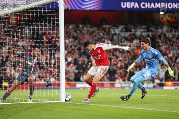 Arsenal FC v Olympiacos FC, Champions League Gabriel Martinelli of Arsenal scores in the 13th minute for 1-0 during the Arsenal FC v Olympiacos FC UEFA Champions League Round One Group Stage match at the Arsenal Stadium, London, England, United Kingdom on 1 October 2025 Credit: Katie Chan Every Second Media Editorial use only. All images are copyright Every Second Media Limited. No images may be reproduced without prior permission. Copyright: xIMAGO EveryxSecondxMediax ESM-1605-0024 KatiexChanx xEveryxSecondxMediax
