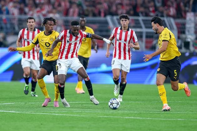 01 10 2025, Football, UEFA Champions League, Borussia Dortmund Athletic Club Bilbao, BVB Stadion, 2 Matchday, Season 2025 2026 Carney Chukwuemeka BVB 17 in duel against Inaki Williams Bilbao 09 Regulations prohibit any use of photographs as image sequences and or quasi video Nordrhein Westfalen Germany