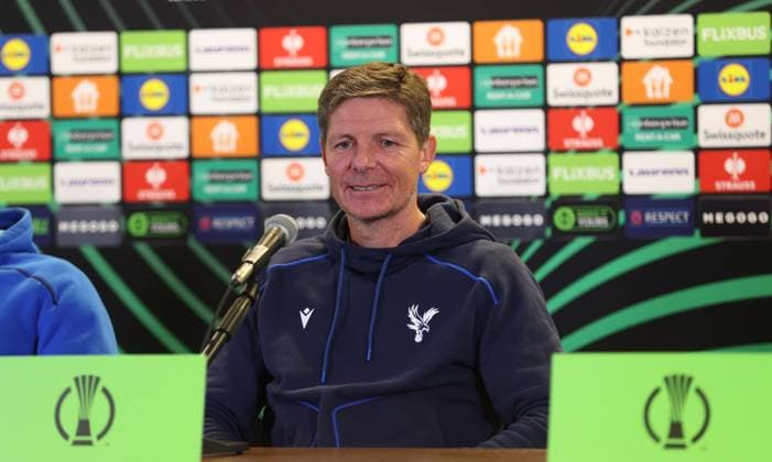 . - Crystal Palace press conference, PK, Pressekonferenz MD-1, UEFA Conference League, Preview, Dynamo Kyiv v Crystal Palace, Lublin Arena Stadium, Lublin, Poland. - 1st October 2025. (C) Daniel Weir Crystal Pix (C) Daniel Weir Crystal Pix Oliver Glasner Manager of Crystal Palace during his pre match MD-1 UEFA Conference League press conference ahead of the Dynamo Kyiv v Crystal Palace match at Lublin Arena, Poland. - Crystal Palace Press Conference, MD-1, UEFA Conference League, Preview, Dynamo Kyiv v Crystal Palace, Lublin Arena Stadium, Lublin, Poland. - 1st October 2025. (C) Daniel Weir Crystal Pix Lublin Lublin Arena Stadium Poland Copyright: xDanielxWeirx CP_Crystal_Palace_Press_Conference_Lubin_011025_DW_09