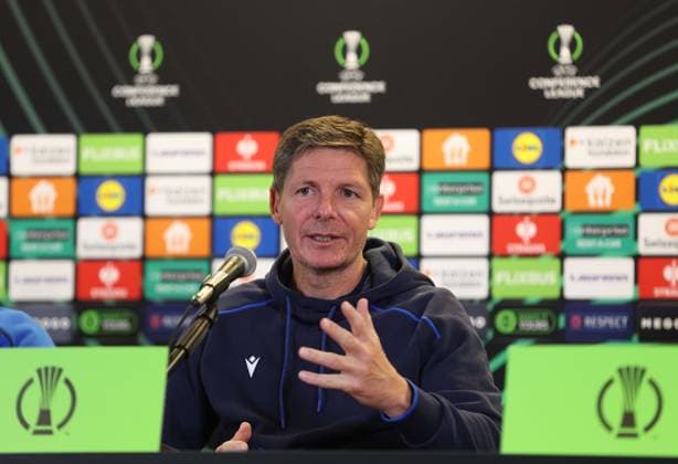. - Crystal Palace press conference, PK, Pressekonferenz MD-1, UEFA Conference League, Preview, Dynamo Kyiv v Crystal Palace, Lublin Arena Stadium, Lublin, Poland. - 1st October 2025. (C) Daniel Weir Crystal Pix (C) Daniel Weir Crystal Pix Oliver Glasner Manager of Crystal Palace during his pre match MD-1 UEFA Conference League press conference ahead of the Dynamo Kyiv v Crystal Palace match at Lublin Arena, Poland. - Crystal Palace Press Conference, MD-1, UEFA Conference League, Preview, Dynamo Kyiv v Crystal Palace, Lublin Arena Stadium, Lublin, Poland. - 1st October 2025. (C) Daniel Weir Crystal Pix Lublin Lublin Arena Stadium Poland Copyright: xDanielxWeirx CP_Crystal_Palace_Press_Conference_Lubin_011025_DW_16