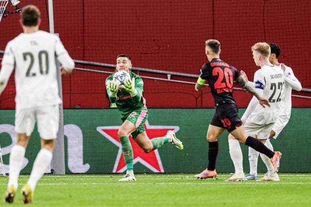 Goalkeeper Matej Kovar of PSV Eindhoven makes a save Bayer 04 Leverkusen v PSV Eindhoven, UEFA Champions League 2025 26 League Phase MD2, Bayer 04 Leverkusen v PSV Eindhoven, BayArena, October 1, 2025, Leverkusen, Germany.