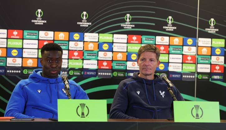 . - Crystal Palace press conference, PK, Pressekonferenz MD-1, UEFA Conference League, Preview, Dynamo Kyiv v Crystal Palace, Lublin Arena Stadium, Lublin, Poland. - 1st October 2025. (C) Daniel Weir Crystal Pix (C) Daniel Weir Crystal Pix Marc Guehi of Crystal Palace & Oliver Glasner Manager of Crystal Palace during his pre match MD-1 UEFA Conference League press conference ahead of the Dynamo Kyiv v Crystal Palace match at Lublin Arena, Poland. - Crystal Palace Press Conference, MD-1, UEFA Conference League, Preview, Dynamo Kyiv v Crystal Palace, Lublin Arena Stadium, Lublin, Poland. - 1st October 2025. (C) Daniel Weir Crystal Pix Lublin Lublin Arena Stadium Poland Copyright: xDanielxWeirx CP_Crystal_Palace_Press_Conference_Lubin_011025_DW_38