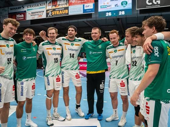 The SC DHfK Leipzig team is delighted after the win, Frisch Auf Goeppingen vs SC DHfK Leipzig, Handball, DHB Pokal, Men, 2025 2026 season, 01 10 2025, Frisch Auf Goeppingen vs SC DHfK Leipzig, Handball, DHB Pokal, Men, 2025 2026 season, 01 10 2025 Goeppingen Copyright: xEibner-Pressefoto MichaelxSchmidx EP_MST