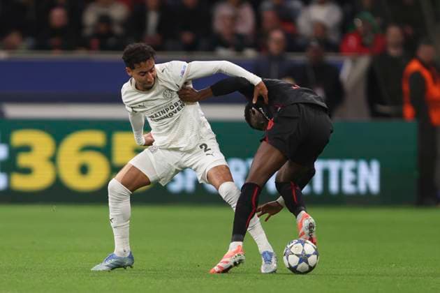 Anass Salah-Eddine (PSV Eindhoven) und Axel Tape (Bayer 04 Leverkusen) battle for the ball during the UEFA Champions League 2025 26 League Phase MD2 match between Bayer 04 Leverkusen and PSV Eindhoven at BayArena on October 1, 2025 in Leverkusen, Germany. (Photo by Oliver Kaelke DeFodi Images) Anass Salah Eddine PSV Eindhoven and Axel Tape Bayer 04 Leverkusen battle for the ball during the UEFA Champions League 2025 26 League Phase MD2 match between Bayer 04 Leverkusen and PSV Eindhoven at BayArena on October 1, 2025 in Leverkusen, Germany Photo by Oliver Kaelke DeFodi Images