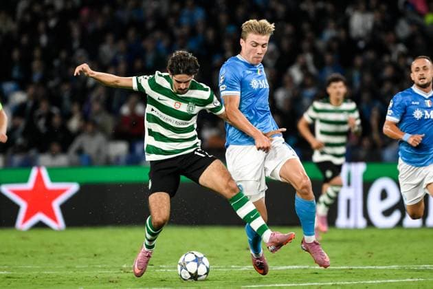 Francisco Trincao of Sporting CP and Rasmus Hojlund of SSC Napoli compete for the ball during the UEFA Champions League 2025 2026 football match between SSC Napoli and Sporting CP at Diego Armando Maradona stadium in Naples (Italy), October 1, 2025. andreaxstaccioli