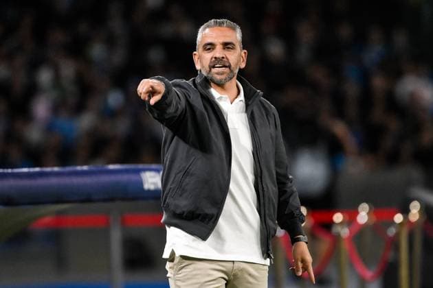 Rui Borges, head coach of Sporting CP gestures during the UEFA Champions League 2025 2026 football match between SSC Napoli and Sporting CP at Diego Armando Maradona stadium in Naples (Italy), October 1, 2025. andreaxstaccioli