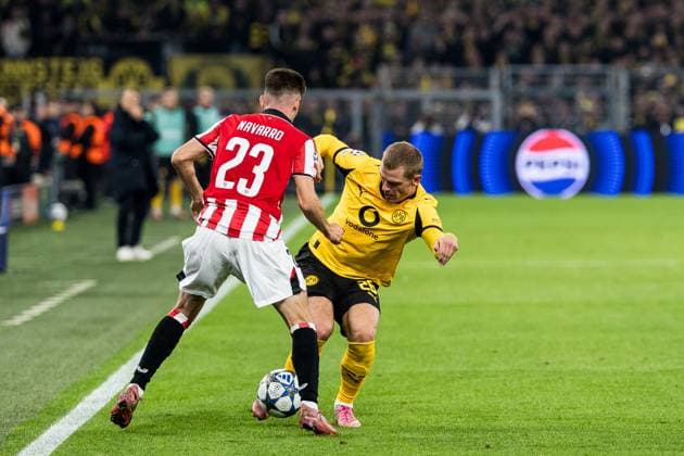 UEFA Champions League, Borussia Dortmund Athletic Club Bilbao 01 10 2025 duel Robert Navarro Athletic Club Bilbao, 23 , Julian Ryerson Borussia Dortmund, 26 UEFA Champions League, Borussia Dortmund Athletic Club Bilbao, Dortmund, SIGNAL IDUNA PARK on 01 10 2025 Copyright: xBEAUTIFULxSPORTS Wunderlx