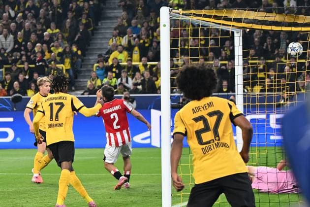 Daniel Svensson (Borussia Dortmund) Tor zum 1:0 waehrend des Spiels der UEFA Champions League 2025 26, 2. Spieltag Ligaphase zwischen Borussia Dortmund und Athletic Club Bilbao, SIGNAL IDUNA PARK am 01. October 2025 in Dortmund, Deutschland. (Foto von Ralf Treese DeFodi Images) +++ Daniel Svensson (Borussia Dortmund) Tor zum 1:0 during the UEFA Champions League 2025 26 League Phase MD2 match between Borussia Dortmund and Athletic Club at BVB Stadion Dortmund on October 1, 2025 in Dortmund, Germany. (Photo by Ralf Treese DeFodi Images) Daniel Svensson Borussia Dortmund goal for 1 0 during the UEFA Champions League 2025 26 League Phase MD2 match between Borussia Dortmund and Athletic Club Bilbao, SIGNAL IDUNA PARK on October 01, 2025 in Dortmund, Germany, Germany Photo by Ralf Treese DeFodi Images Daniel Svensson Borussia Dortmund Goal for 1 0 during the UEFA Champions League 2025 26 League Phase MD2 match between Borussia Dortmund and Athletic Club at BVB Stadion Dortmund on October 1, 2025 in Dortmund, Germany Photo by Ralf Treese DeFodi Images