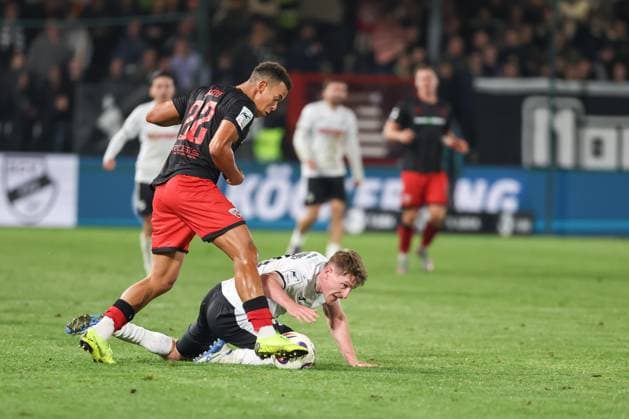 3 Liga SC Verl FC Ingolstadt 04 Marcel Costly 22, FCI Waidner Dennis 8 Verl duel Fight for the ball 3 Liga FC Ingolstadt 04 Season 2025 2026 SC Verl