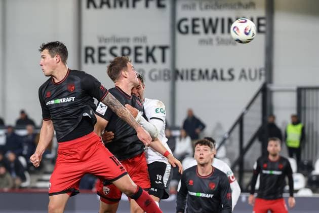 3 Liga SC Verl FC Ingolstadt 04 Equalizer 2 2 Goal Cheer Goal Simon Lorenz 32, FCI Jonas Scholz 15, FCI Header Kijewski Niko 19 Verl 3 Liga FC Ingolstadt 04 Season 2025 2026 SC Verl