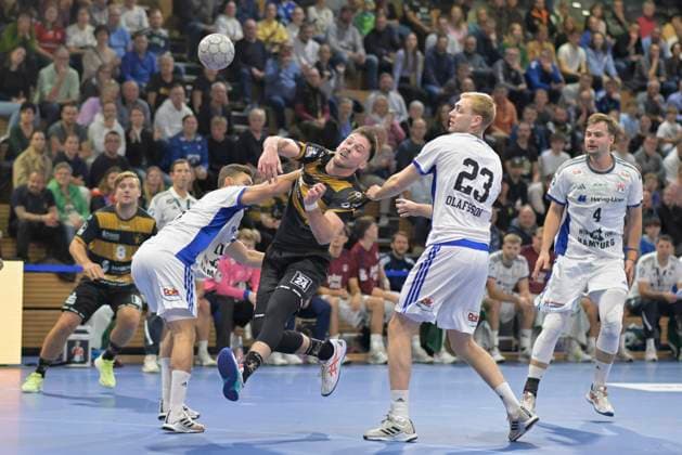01 10 2025, Dresdens Timo Löser successful, HC Elbflorenz Dresden HSV Hamburg, Handball, DHB Pokal, HC Elbflorenz Dresden VfL Lübeck Schwartau, c Dresden
