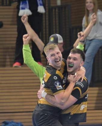 01 10 2025, Dresden victory, Ivar Stvast and scorer Timo Löser, right, HC Elbflorenz Dresden HSV Hamburg, Handball, DHB Pokal, HC Elbflorenz Dresden VfL Lübeck Schwartau, c Dresden