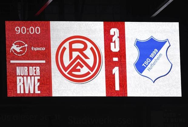 Rot Weiss Essen TSG Hoffenheim U23 FOR EDITORIAL PURPOSES ONLY p Soccer 3 Liga 9 Matchday Rot Weiss Essen TSG Hoffenheim U23 on 01 10 2025 at Stadion an der Hafenstrasse in Essen The scoreboard shows the final score Germany North Rhine-Westphalia Essen Copyright ThorstenxTillmann Copyright: ThorstenxTillmann doc82mvq8flcfo1lf0mg9dv ,EDITORIAL USE ONLY Copyright: ThorstenxTillmann