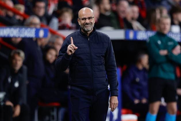 LEVERKUSEN , 01-10-2025 , BayArena , season 2025 2026 , UEFA Champions League football League phase matchday 2 , match between Bayer Leverkusen and PSV , picture shows PSV coach Peter Bosz Leverkusen - PSV  x31309997x Copyright:
