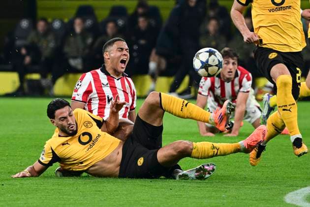 Maroan Sannadi 21 Athletic Bilbao in duel, action, with Ramy Bensebaini 5 Borussia Dortmund , Borussia Dortmund vs Athletic Club de Bilbao , Soccer, Champions League, Group stage, Matchday 2, 01 10 2025 Dortmund Nordrhein Westfalen Germany Copyright: xkolbert-press MarcxNiemeyerx