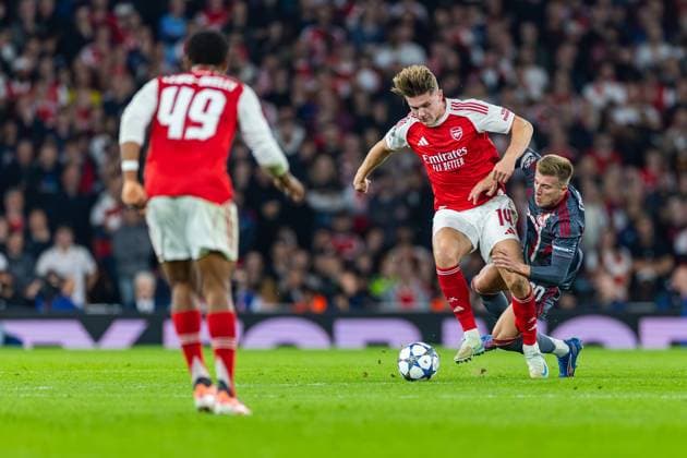 Arsenal v Olympiacos Champions League 01 10 2025. Arsenal forward Viktor Gyökeres (14) and Olympiakos defender Costinha (20) battle for the ball during the Champions League match between Arsenal and Olympiacos at the Emirates Stadium, London, England on 1 October 2025. London Emirates Stadium Greater London England Editorial use only , Copyright: xToyinxOshodix PSI-22955-0023