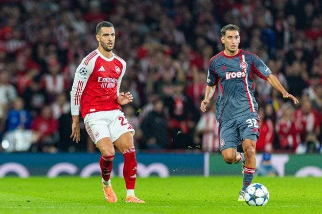 Arsenal v Olympiacos Champions League 01 10 2025. Arsenal midfielder Mikel Merino (23) and Olympiakos midfielder Santiago Hezze (32) during the Champions League match between Arsenal and Olympiacos at the Emirates Stadium, London, England on 1 October 2025. London Emirates Stadium Greater London England Editorial use only , Copyright: xToyinxOshodix PSI-22955-0030