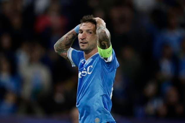 Champions League match SSC Napoli vs Sporting Clube de Portugal Napoli s Italian forward Matteo Politano looks dejected during the Uefa champions league match between SSC Napoli vs Sporting Clube de Portugal at the Diego Armando Maradona Stadium in Naples on October 1, 2025. _BPH0141 Copyright: xAntonioxBalascox