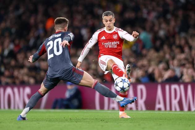 Arsenal gegen Olympiacos 01. Oktober 2025, London UEFA Champions League Arsenal gegen Olympiacos Leandro Trossard von Arsenal Foto Jacques Feeney Abseits London UK  Copyright: xJacquesxFeeneyx xOffsidexOffside