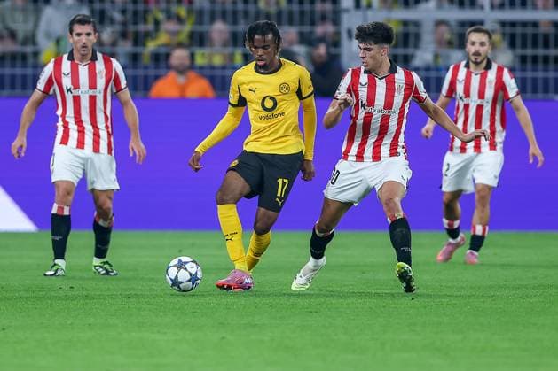 01 10 2025, Football, UEFA Champions League, Borussia Dortmund Athletic Club Bilbao, BVB Stadion, 2 Matchday, Season 2025 2026 Carney Chukwuemeka BVB 17 in duel against Alejandro Rego Bilbao 30 Regulations prohibit any use of photographs as image sequences and or quasi video Nordrhein Westfalen Germany