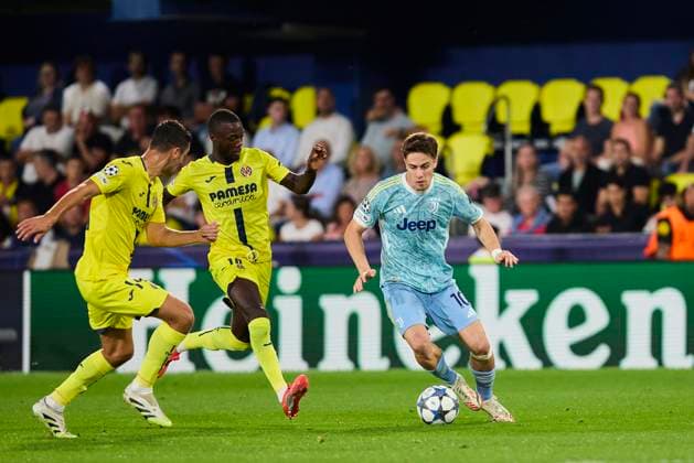 Villarreal CF v Juventus - UEFA Champions League 2025 26 League Phase MD2 VILLARREAL, SPAIN - OCTOBER 01: Kenan YÄ±ldÄ±z of Juventus FC Nicolas Pepe of Villarreal CF competes for the ball with during the UEFA Champions League 2025 26 League Phase MD2 match between Villarreal CF and Juventus at Estadio de la Ceramica on October 01, 2025 in Villarreal, Spain. (Photo by Jose Torres Photo Players Images Magara Press) Villarreal Estadio de la Ceramica Spain Copyright: xJosexTorresx