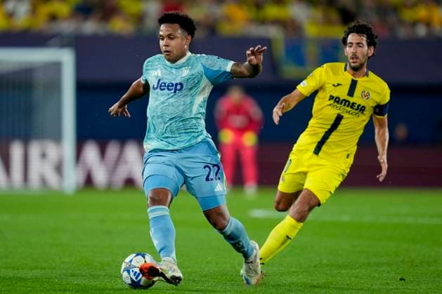 ESP: FC Barcelona, Barca v Paris Saint Germain. UEFA Champions League. Matchday 2. Weston McKennie of Juventus FC and Dani Parejo of Villarreal CF during the UEFA Champions League match, between Villarreal CF and Juventus FC, Matchday 2, La Ceramica Stadium on October 1, 2025 in Villarreal, Spain. kpng Copyright: xSergioxRuizx xImagox PS_251001_BAR_PSG_2526_464