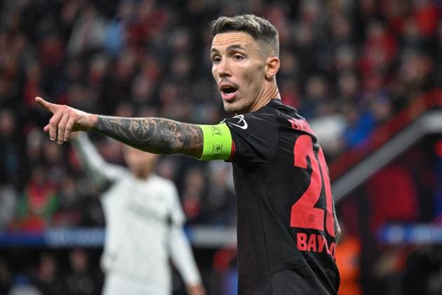 Germany, Football, UEFA Champions League, 2025 2026, Bayer 04 Leverkusen vs PSV Eindhoven, 01 10 2025, BayArena, Leverkusen, Germany, Alejandro Grimaldo Bayer Leverkusen, 20 indicates direction Copyright: xMarkusxVerwimpx