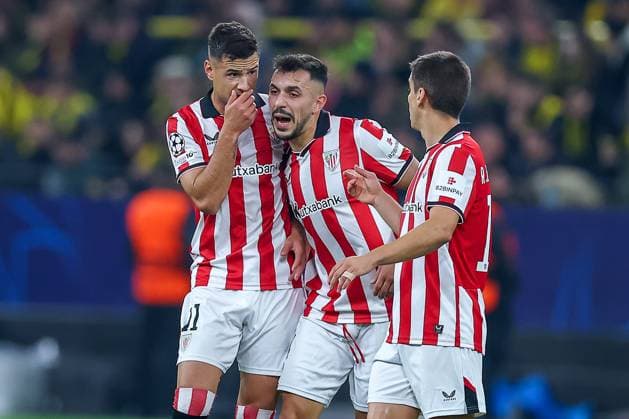 01 10 2025, Football, UEFA Champions League, Borussia Dortmund Athletic Club Bilbao, BVB Stadion, Matchday 2, Season 2025 2026 Goal celebration after the goal to 1 2 by scorer Gorka Guruzeta Bilbao 11 together with Inigo Ruiz de Galarreta Bilbao 16 and Aitor Paredes Bilbao 04 Regulations prohibit any use of photographs as image sequences and or quasi video Nordrhein Westfalen Germany